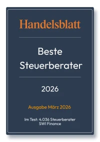 Das Bild zeigt ein Cover des Handelsblatts mit der Aufschrift "Beste Steuerberater 2026" und dem Hinweis, dass die Ausgabe im März 2026 erscheint. Darunter steht "Im Test: 4.036 Steuerberater SWI Finance".