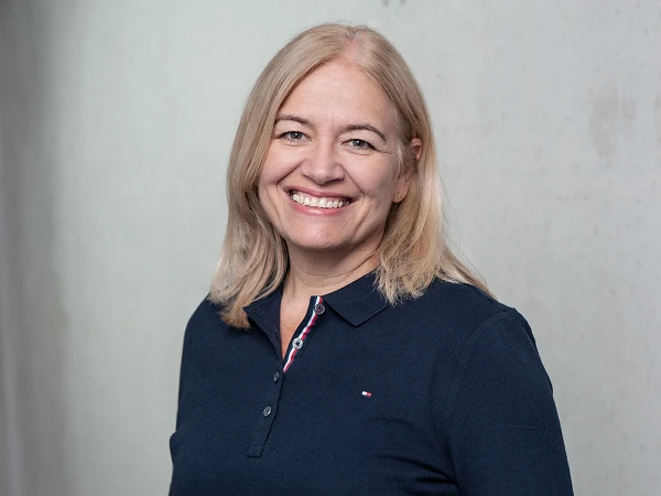 Nicole Shingleton-Smith berät seit über 30 Jahren nationale und internationale mittelständische Mandanten in der Tax Compliance. Als Leiterin des TLC Teams „Accounting & Processing“ kümmert sie sich um alle Themen rund um das betriebliche Rechnungswesen.