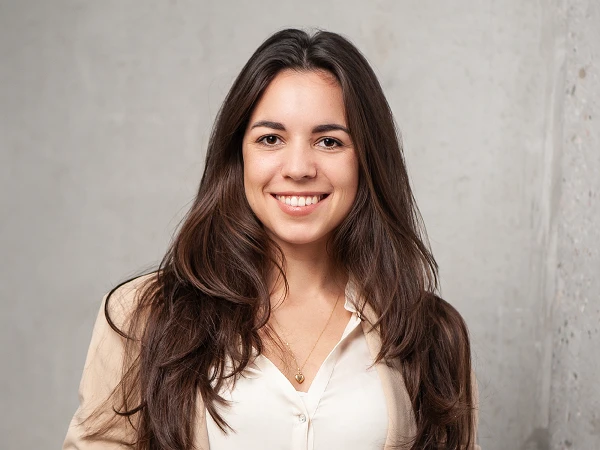 Jana Eckel sammelte nach ihrem Business Management Studium erste praktische Erfahrungen in einer mittelständischen Steuerkanzlei in Brandenburg in der Beratung von Mandanten verschiedener Branchen.
