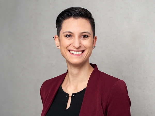 Catrin Wewior berät Mandanten verschiedener Branchen in allen steuerlichen Fragen. Darüber hinaus berät sie Unternehmen bei der Optimierung und Digitalisierung der Finanzbuchhaltung.